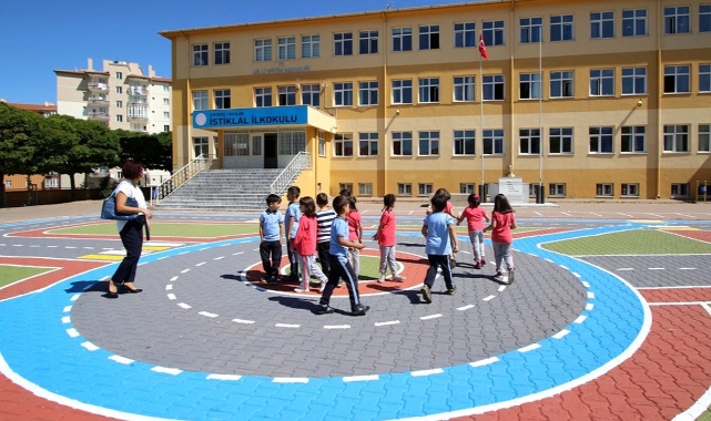 Bakan Özer, yaz okullarına ilişkin detayları açıkladı
