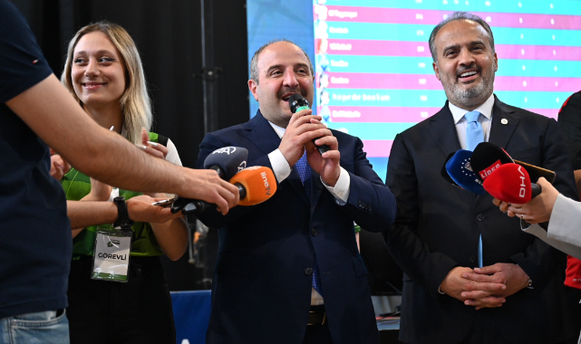 Bakan Varank ödülleri ikiye katladı