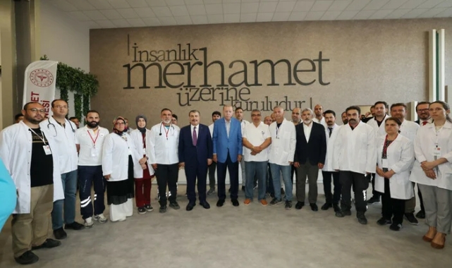Bakanı Koca: "İnsanlık ve merhamette öndeyiz"