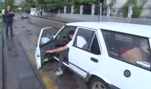 Başkenti sel vurdu