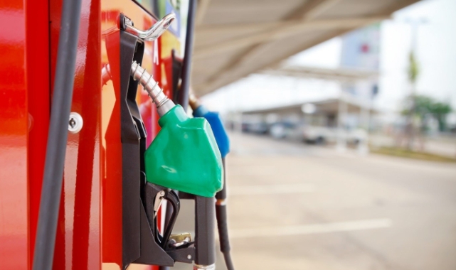 Benzine zam geldi!