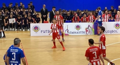 Beren Saat, bayan gol