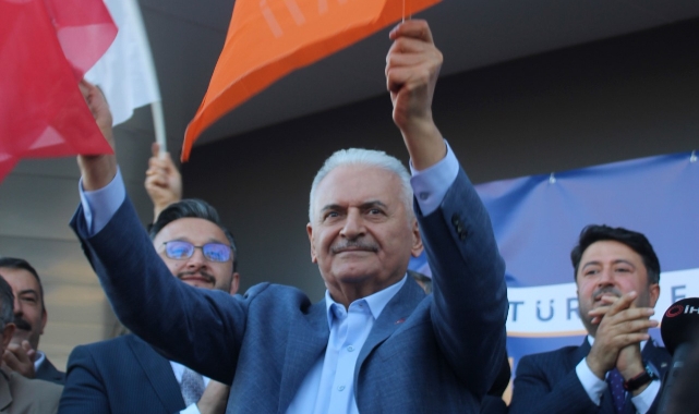Binali Yıldırım: “Yolları böleriz ama Türkiye’yi böldürmeyiz”