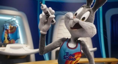 Bugs Bunny beyaz perdeye dönüyor