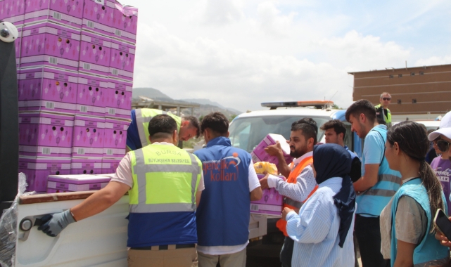 Bursa Büyükşehir Belediyesi depremzedelerin yanında