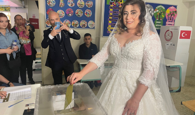 Bursa'da düğün öncesi çok sayıda gelin ve damat sandığa gitti