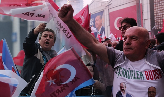 Bursa'da Erdoğan'ın zaferi coşkuyla kutlandı