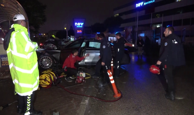 Bursa’da feci kazada araç hurdaya döndü