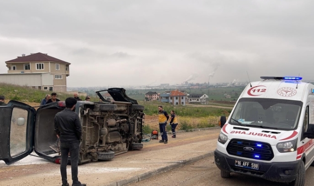 Bursa'da minibüs takla attı! 3 yaralı