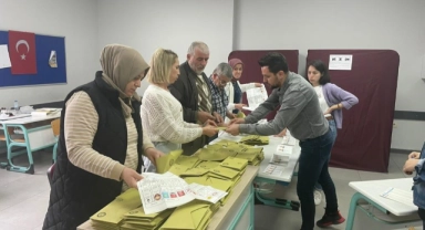 Bursa'da sandıklar açılıyor