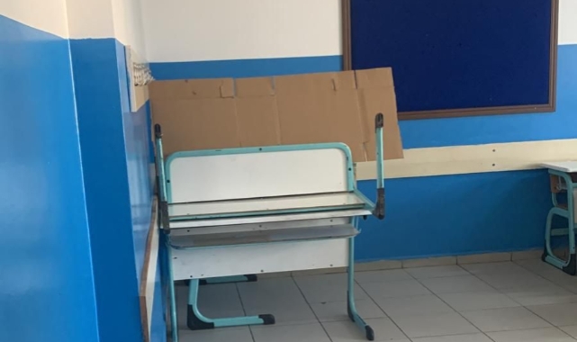 Bursa'da seçim kabinleri yetersiz kaldığı iddia edildi