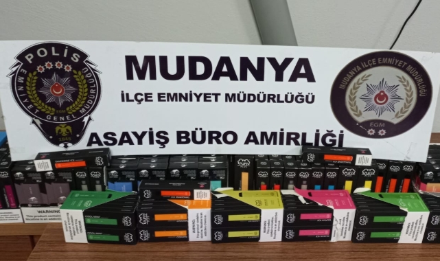 Bursa polisinden kaçak saat operasyonu