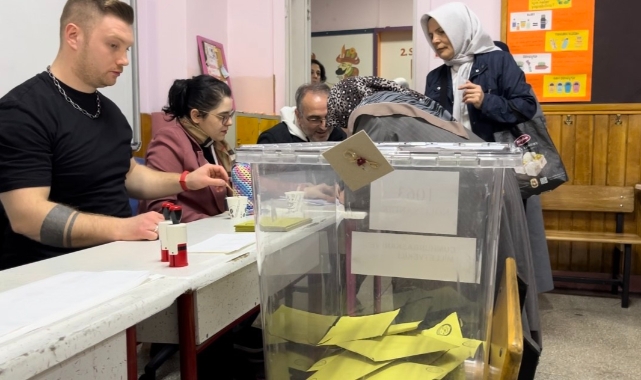 Bursalılar sandık başına gitti