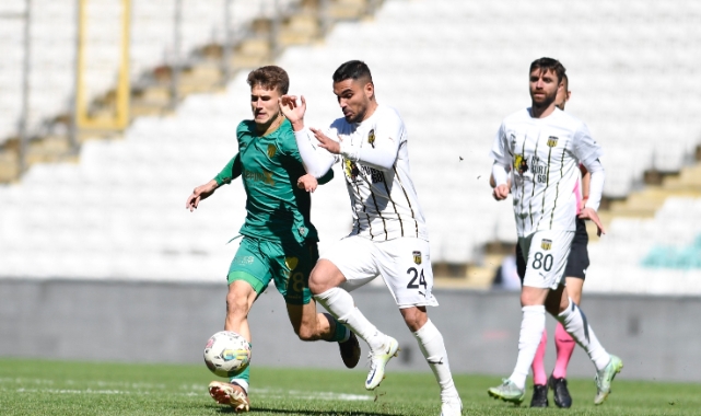 Bursaspor'da 3 futbolcunun sözleşmesi yenilendi