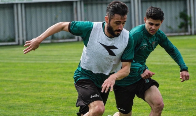 Bursaspor’da, çalışmalar devam ediyor