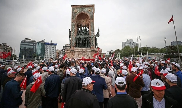 Çalışanlar bayramını kutluyor: 1 Mayıs İşçi Bayramı