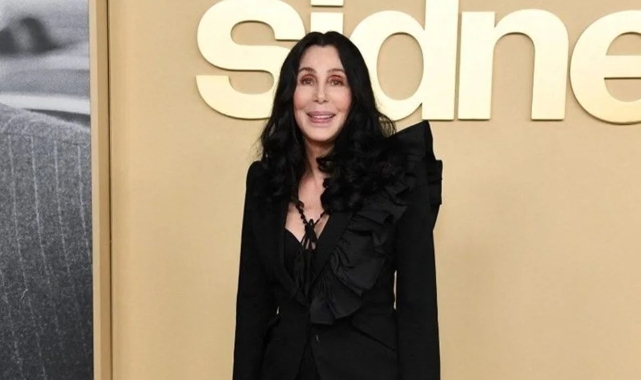 Cher: 77 oldum