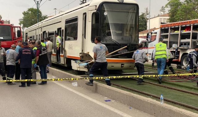 Çöp atmaya giden genç tramvayın altında kaldı