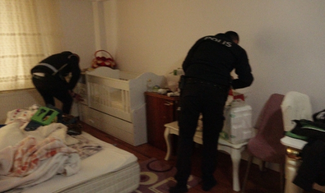 Çorum'da şahıslar uyuşturucuyu beşiğe saklamış