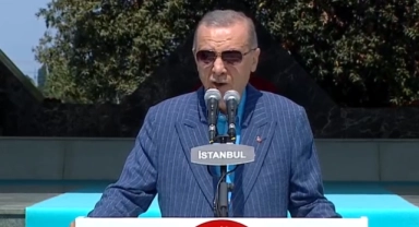 Cumhurbaşkanı Erdoğan'dan Adnan Menderes'in Anıt Mezarı'na ziyaret