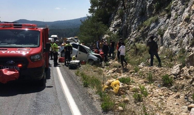 Denizli yolunda kaza: 1’i ağır 2 yaralı