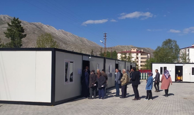 Deprem bölgesinde seçim