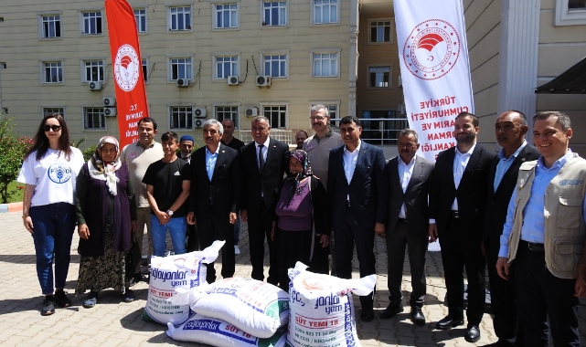 Depremzede hayvan yetiştiricilerine yem desteği