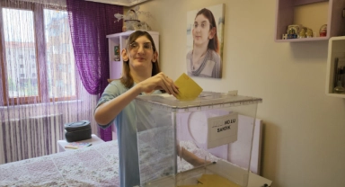 "Dünyanın en uzun boylu kadını" oyunu evinde kullandı