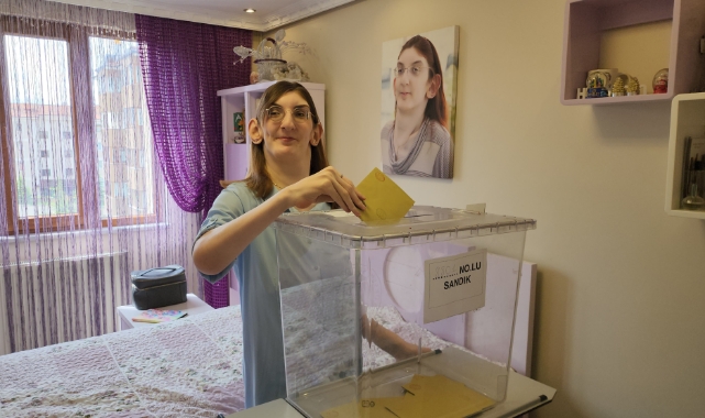 "Dünyanın en uzun boylu kadını" oyunu evinde kullandı