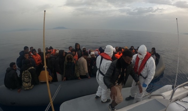 Ege'de Yunanistan'ın geri ittiği 88 göçmen kurtarıldı