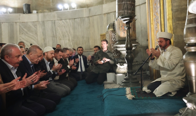 Erdoğan yatsı namazını Ayasofya Camii'nde kıldı