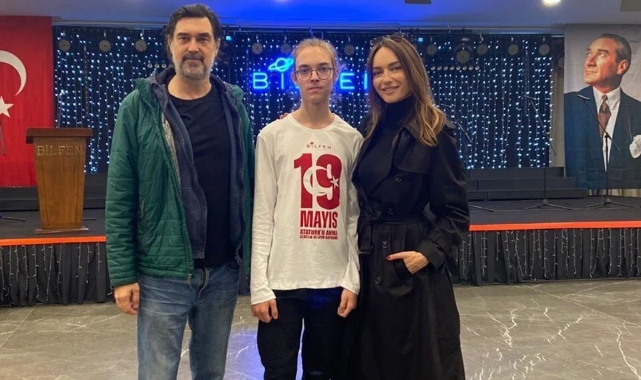 Eski eşler yıllar sonra yan yana