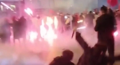 Fatih'te kutlama sırasında havai fişek kazası