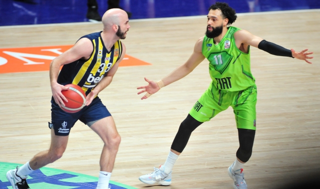 Fenerbahçe, TOFAŞ'ı mağlup ederek yarı finale yükseldi