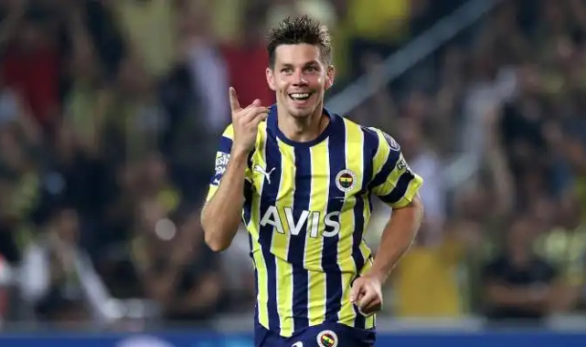 Fenerbahçeli yıldıza komşudan sürpriz talip