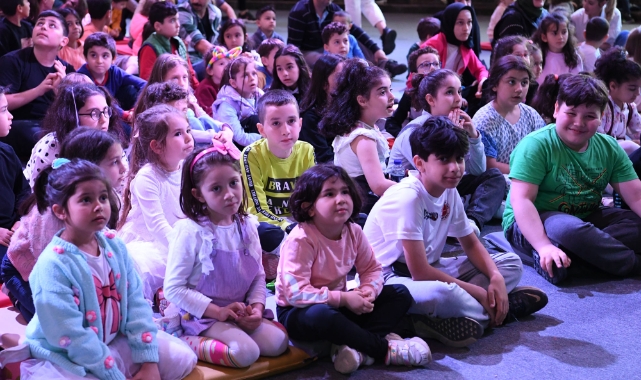 ‘Galaktik Tayfa’ Osmangazi’de seyirciyle buluştu
