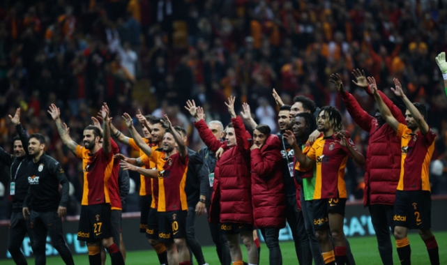 Galatasaray'a iki dünya yıldızı!