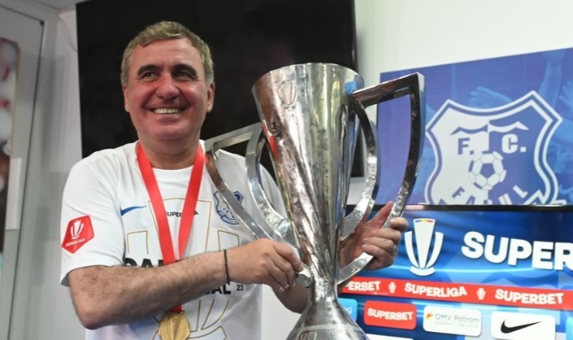 Gheorghe Hagi bir kez daha tarih yazdı!