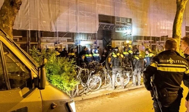 Hollanda'da sandık başında kavga!