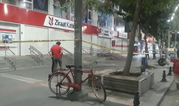 İki grup arasında kanlı tartışma