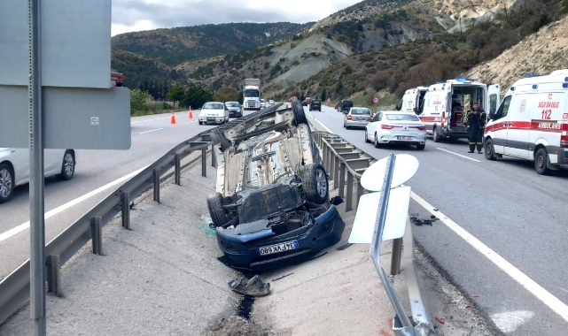 İki otomobil çarpıştı: 6 yaralı