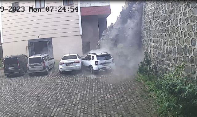 İstinat duvarı araçların üzerine yıkıldı