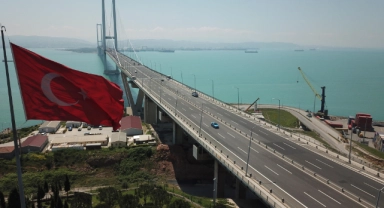 İzmit Körfezi turkuaz renge büründü