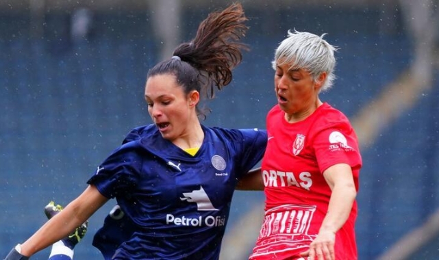 Kadınlar futbolunda final İzmir'de
