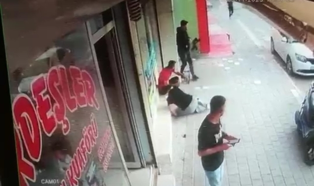 Kaldırımda bekleyen adamı ölüm teğet geçti