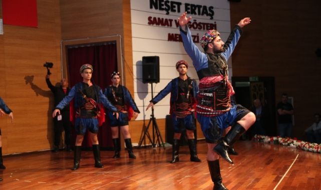 Keçiören halk oyunlarıyla şenlendi
