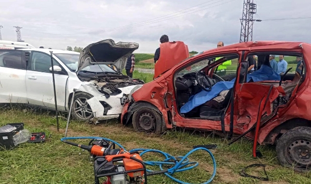 Kırklareli'de iki otomobil çarpıştı! Karı-koca öldü