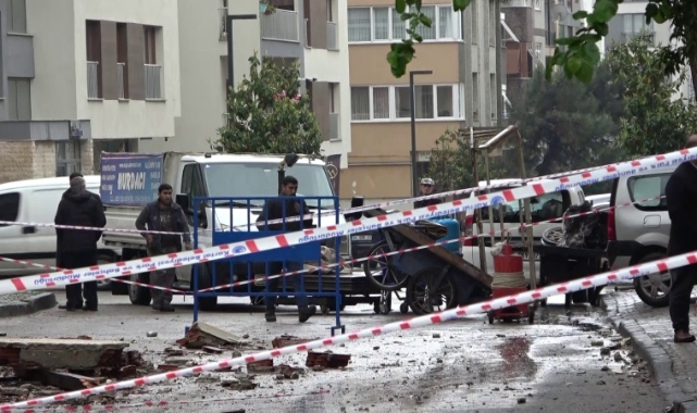 Kolonunda çatlak oluşan apartman tahliye edildi