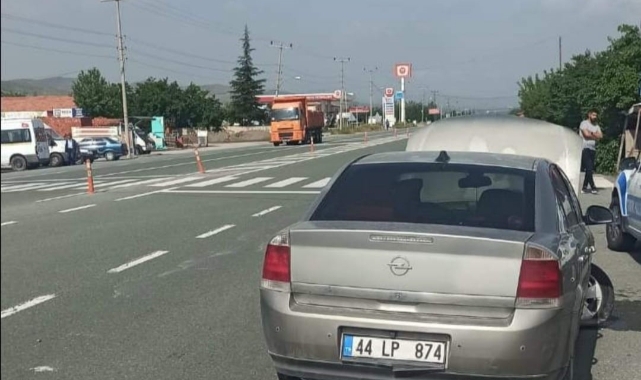 Kontrolden çıkan otomobil bariyere çarptı: 3 yaralı