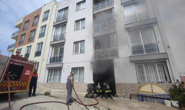 Kuşadası'nda ev alevlere teslim oldu